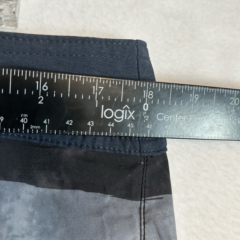 Travis Mathew Men's Board Shorts Trunks Athletics 10" Inseam Stars Gray Size 36 - Picture 4 of 16